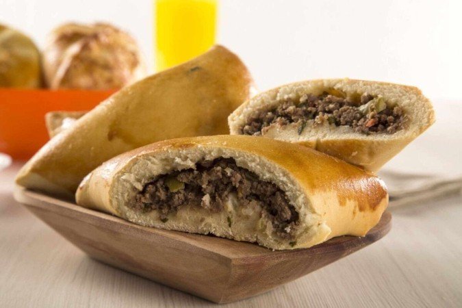 Esfiha de carne moída (Imagem: Paulo Vilela | Shutterstock) - (crédito: EdiCase) Esfiha de carne moída (Imagem: Paulo Vilela | Shutterstock) - (crédito: EdiCase)