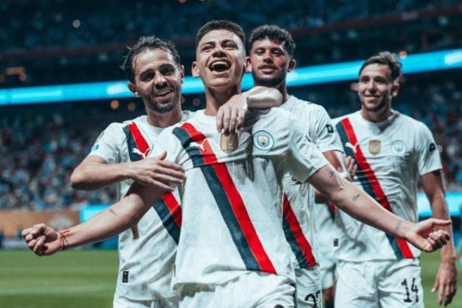 Manchester City venceu o Al Ain por 3 a 0 e garantiu a classificação às oitavas de final do Mundial - (crédito: Foto: Divulgação / Manchester City) Manchester City venceu o Al Ain por 3 a 0 e garantiu a classificação às oitavas de final do Mundial - (crédito: Foto: Divulgação / Manchester City)