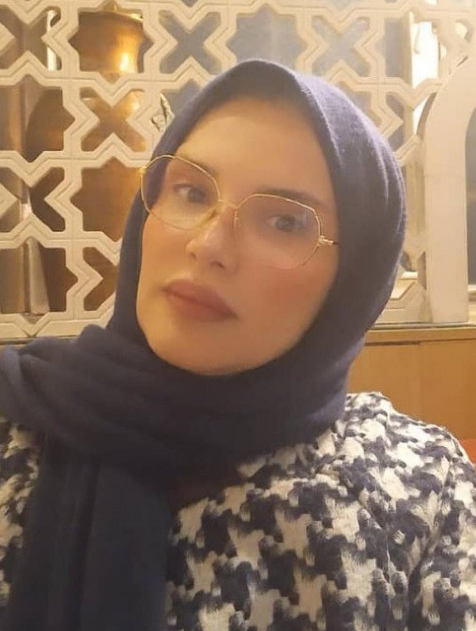 Hengameh Shahidi, 50 anos, jornalista e ex-prisioneira em Evin (Irã)