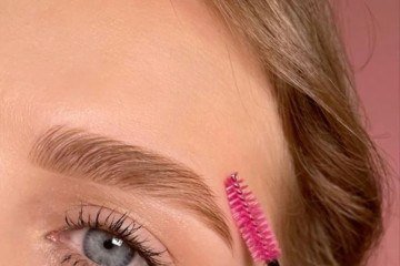 Mesmo com uma maquiagem simples, a sobrancelha tem o pode de mudar o visual  -  (crédito: Reprodução/ Pinterest )