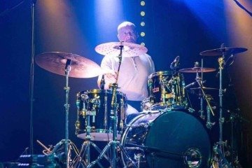 Baterista Lionel Duke sofreu ataque cardíaco durante show. Ele segue no hospital - (crédito: Instagram) Baterista Lionel Duke sofreu ataque cardíaco durante show. Ele segue no hospital - (crédito: Instagram)