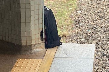 Mochila abandonada alerta Esquadrão Antibombas -  (crédito: PMDF)