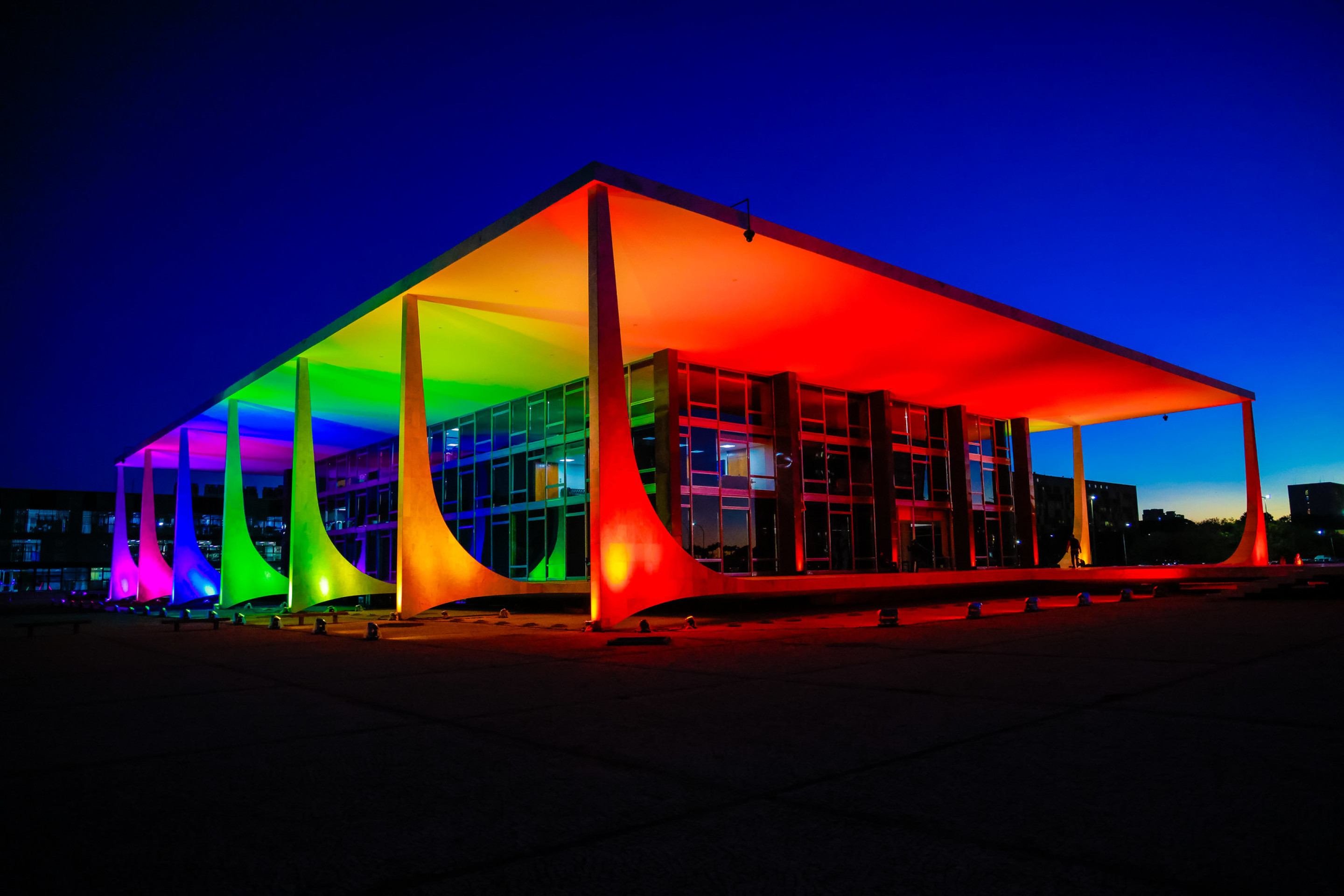  STF Iluminado (Vermelho, Laranja, Amarelo, Verde, Azul, Rosa e Roxo) - Dia do Orgulho LGBTQIAPN+) - 23/06/2025 STF Iluminado (Vermelho, Laranja, Amarelo, Verde, Azul, Rosa e Roxo) - Dia do Orgulho LGBTQIAPN+)     Foto: Fellipe Sampaio /STF       