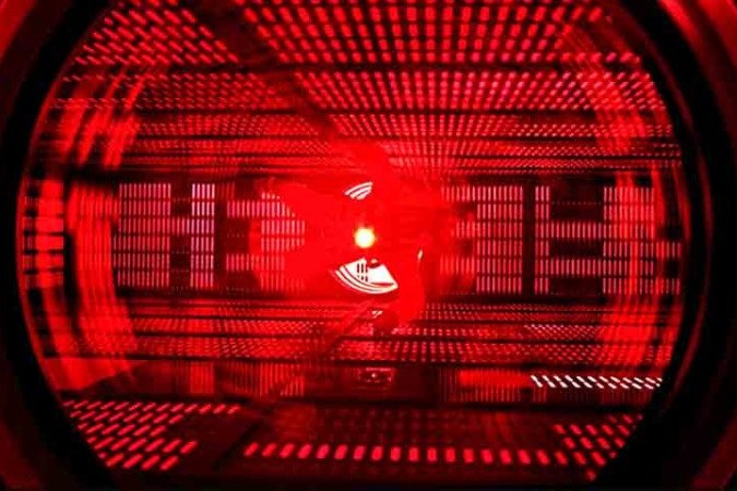 Afinal, o filme se destaca por prever com uma precisão impressionante os avanços que veríamos na inteligência artificial (IA), um dos assuntos do momento na atualidade. - (crédito: Divulgação) Afinal, o filme se destaca por prever com uma precisão impressionante os avanços que veríamos na inteligência artificial (IA), um dos assuntos do momento na atualidade. - (crédito: Divulgação)