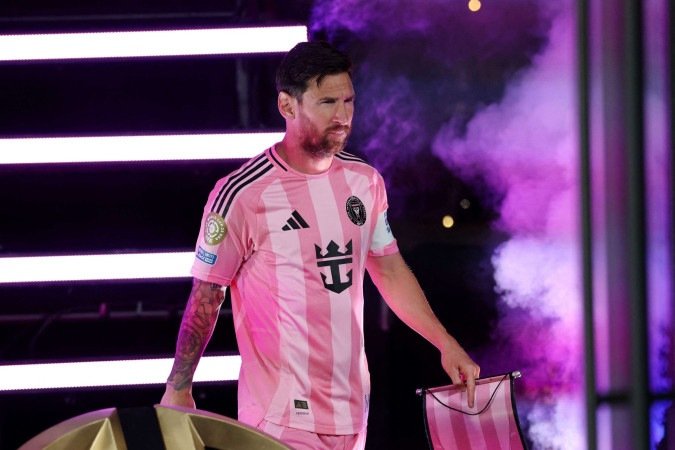 Novo estilo de entrada dos jogadores nas partidas da Copa do Mundo de Clubes não agradou os torcedores - (crédito: Getty Images via AFP) Novo estilo de entrada dos jogadores nas partidas da Copa do Mundo de Clubes não agradou os torcedores - (crédito: Getty Images via AFP)