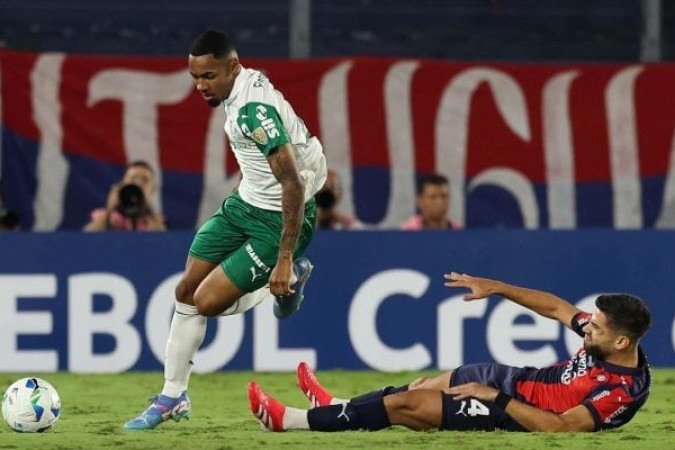 ALLAN – Entrou no lugar de Marcos Rocha aos 23 da etapa final. Teve como grande mérito o belo passe para Paulinho fazer o primeiro gol do Palmeiras.  Mas foi outro que arrumou o time. NOTA 6,5. Foto: Cesar Greco