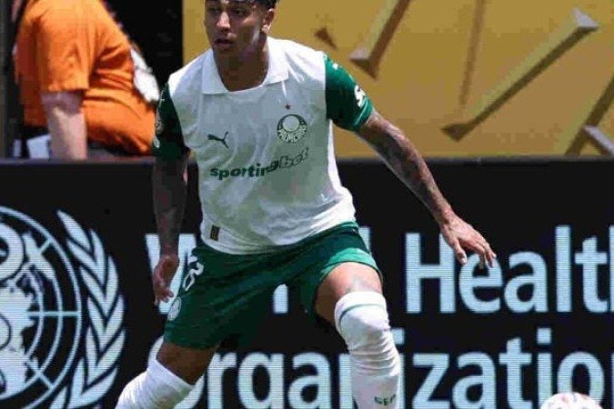 FACUNDO TORRES – Caindo pela esquerda, começou animado e quase fez um gol, a bola passou raspando. Mas sumiu depois dos 25 minutos. No segundo tempo, perdeu uma grande chance logo no primeiro minuto. Não era noite dele. Saiu aos dez minutos para dar lugar a Paulinho. NOTA 5,0. Foto: Cesar Greco