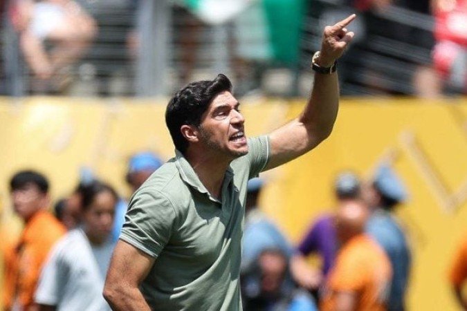 TÉCNICO: ABEL FERREIRA – O time que montou no primeiro tempo não funcionou. Tentou arrumar um pouco a casa com as entradas de Maurício, Paulinho e Allan no segundo tempo. A equipe melhorou e chegou a ser dominante nos 25 minutos finais. Mas, no geral, seu Palmeiras deixou a desejar NOTA 5,5. Foto: Cesar Greco