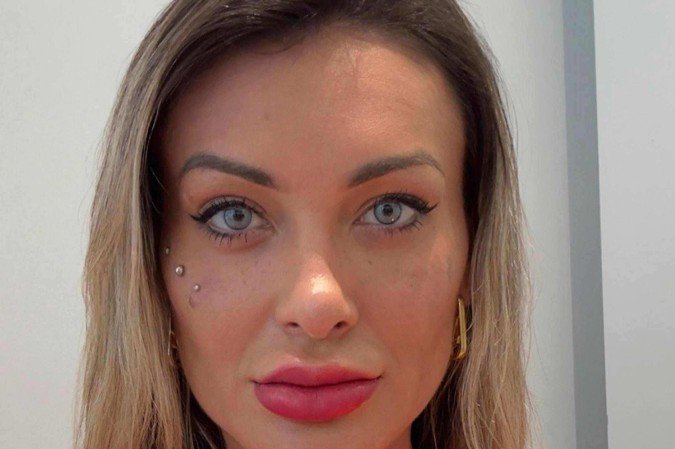 Andressa Urach muda cor dos olhos com cirurgia feita na Europa - (crédito: Portal LeoDias) Andressa Urach muda cor dos olhos com cirurgia feita na Europa - (crédito: Portal LeoDias)