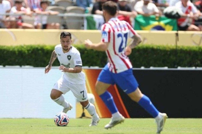 Artur em ação com a camisa do Botafogo diante do Atlético de Madrid - (crédito: Foto: Vitor Silva/Botafogo) Artur em ação com a camisa do Botafogo diante do Atlético de Madrid - (crédito: Foto: Vitor Silva/Botafogo)