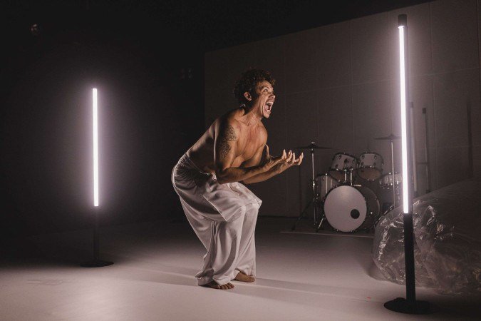 Pequeno monstro
DireÃ§Ã£o: Andreia Pires. Dramaturgia e atuaÃ§Ã£o: Silvero Pereira. Hoje e amanhÃ£, Ã s 20h, e domingo, Ã s 19h. AtÃ© 6 de julho, com sessÃ£o extra no sÃ¡bado, dia 5 de julho, Ã s 18h. Na Caixa Cultural BrasÃ­lia (Setor BancÃ¡rio Sul Q. 4). Ingressos: R$ 30 e R$ 15,00 (meia). NÃ£o recomendado para menores de 14 anos
