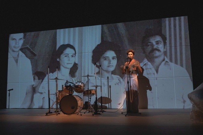 Pequeno monstro
Direção: Andreia Pires. Dramaturgia e atuação: Silvero Pereira. Hoje e amanhã, às 20h, e domingo, às 19h. Até 6 de julho, com sessão extra no sábado, dia 5 de julho, às 18h. Na Caixa Cultural Brasília (Setor Bancário Sul Q. 4). Ingressos: R$ 30 e R$ 15,00 (meia). Não recomendado para menores de 14 anos
