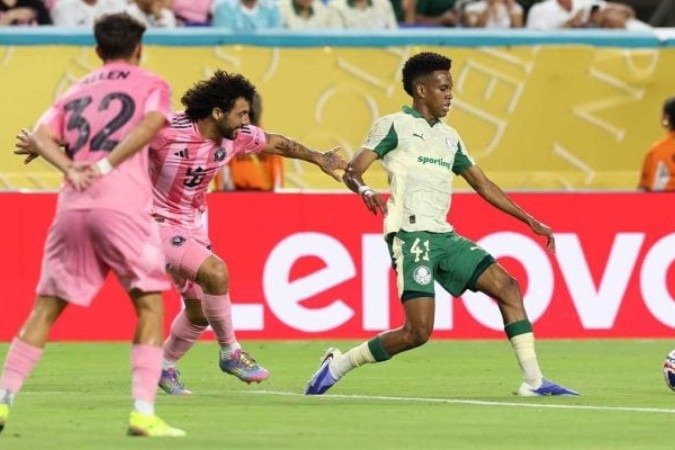 Estêvão admite ansiedade para jogar na Europa - (crédito: Foto: Cesar Greco/Palmeiras) Estêvão admite ansiedade para jogar na Europa - (crédito: Foto: Cesar Greco/Palmeiras)