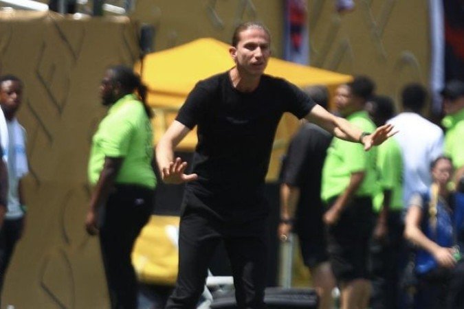 Filipe Luís, do Flamengo, recebe voto de melhor técnico do Mundial de Clubes - (crédito: Foto: Reprodução/Youtube) Filipe Luís, do Flamengo, recebe voto de melhor técnico do Mundial de Clubes - (crédito: Foto: Reprodução/Youtube)