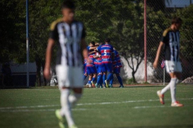 Galo se afunda na zona de rebaixamento do Brasileirão sub-20 - (crédito: Foto: João Moura/FEC ) Galo se afunda na zona de rebaixamento do Brasileirão sub-20 - (crédito: Foto: João Moura/FEC )