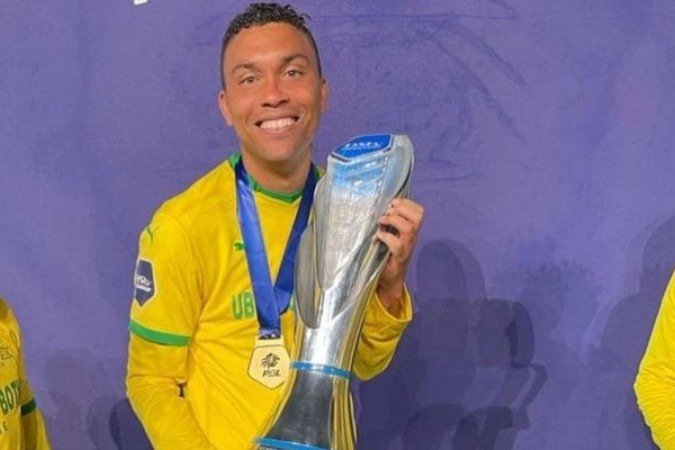 Brasileiro Ricardo Nascimento, ídolo do Sundowns, alerta Fluminense - (crédito: Foto: Divulgação / Mamelodi Sundows) Brasileiro Ricardo Nascimento, ídolo do Sundowns, alerta Fluminense - (crédito: Foto: Divulgação / Mamelodi Sundows)