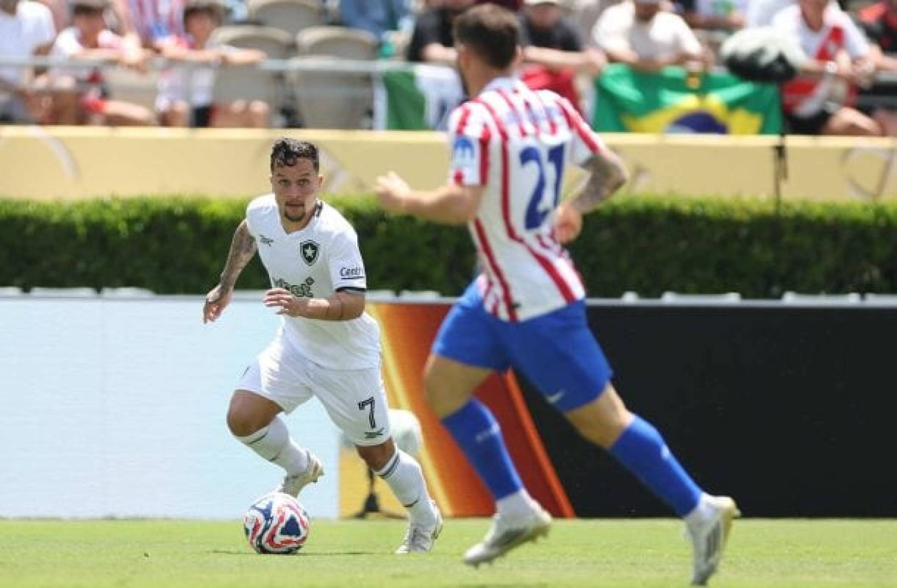 Artur cita calor dos EUA e celebra classificação do Botafogo: ‘Missão concluída’