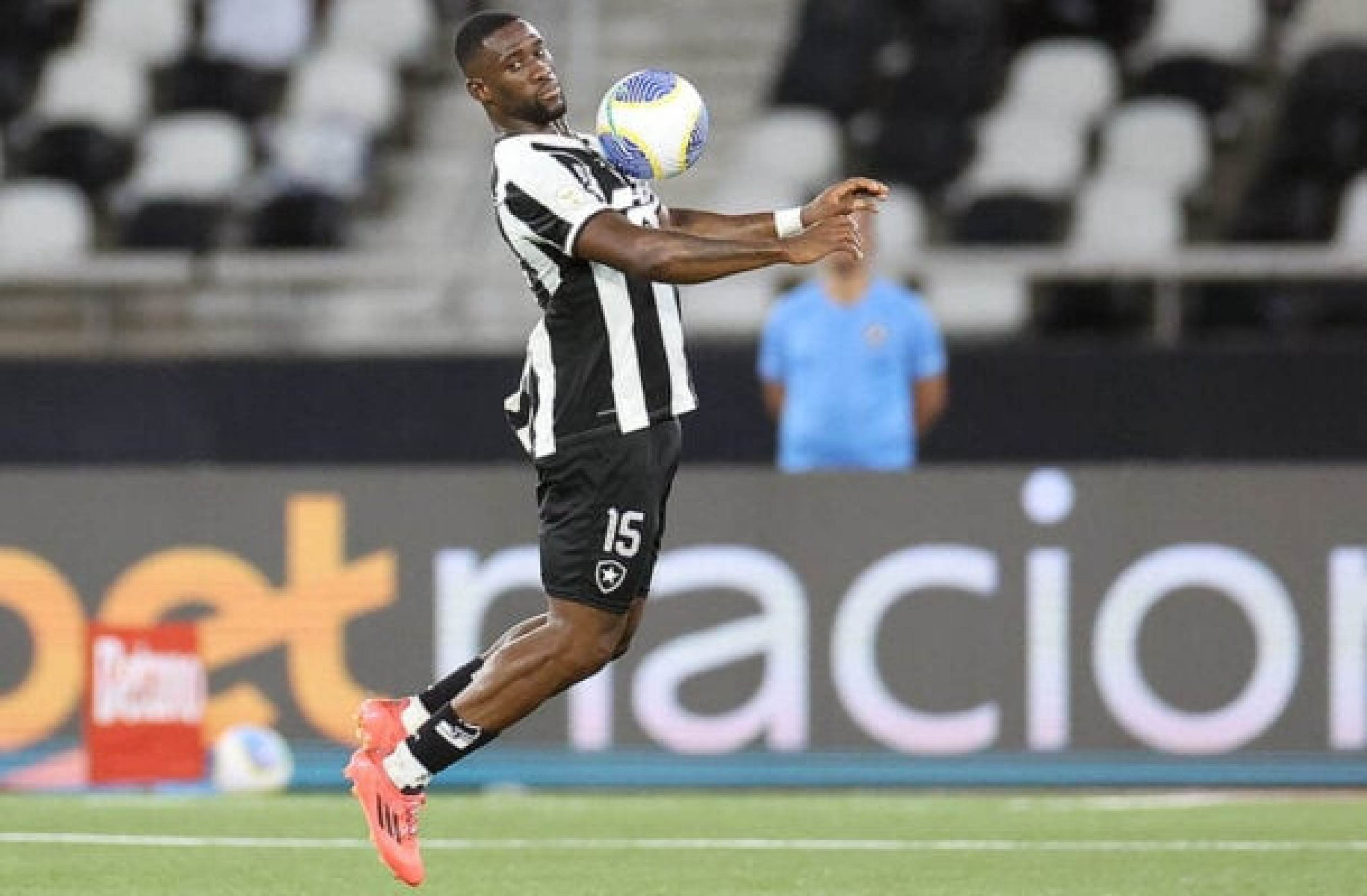 Bastos, do Botafogo, é cortado do Mundial de Clubes