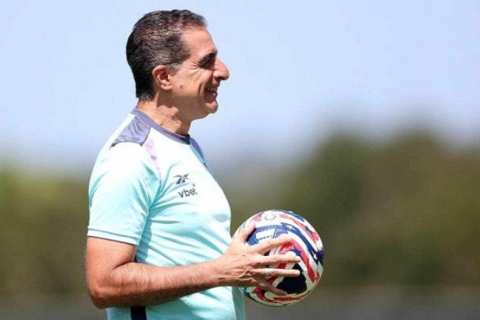 Renato Paiva comanda mais uma atividade do Botafogo nos Estados Unidos -  (crédito: Foto: Vitor Silva/ Botafogo)