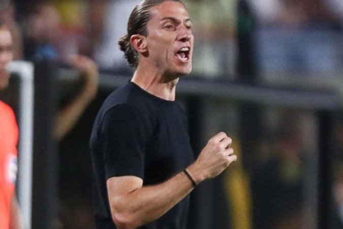 TÉCNICO: FILIPE LUÍS – Poupou vários titulares já que o time tinha o 1º lugar assegurado e o próximo jogo, nas oitavas, é contra o Bayern. O time que foi a campo mostrou um futebol abaixo do que o torcedor está acostumado, bem menos intenso. Sem Jorginho e Gerson, o time tem qualidade mais baixa, e isso foi notado no primeiro tempo. NOTA 5,0. Foto: Gilvan de Souza/Flamengo