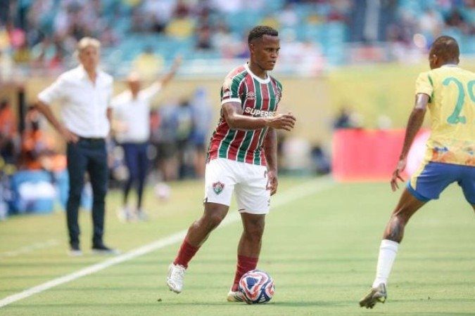Fluminense, de Arias (centro), ficou no 0 a 0 com o Sundowns (RSA) -  (crédito: Foto: MARCELO GONÇALVES / FLUMINENSE F.C.)