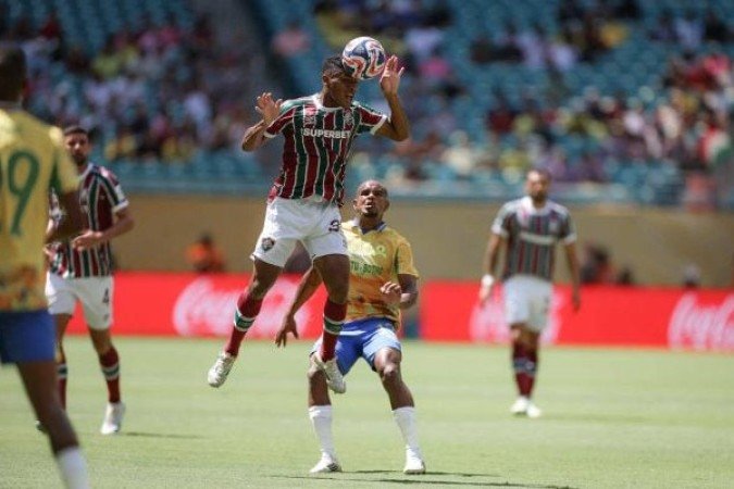 HÉRCULES - Lançamentos errados e uma partida bem fraca do volante. Saiu na etapa final para a entrada de Bernal. NOTA 5,5. Foto: MARCELO GONÇALVES / FLUMINENSE F.C.
