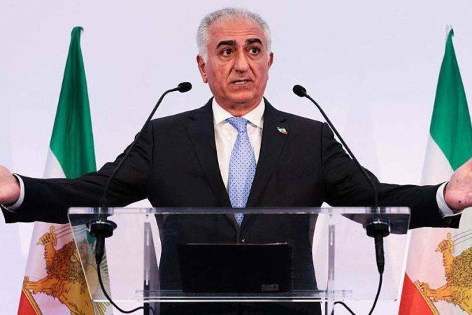 O xá Mohamed Reza Pahlavi (à direita) governou o Irã de 1941 a 1979 - (crédito: Getty Images) O xá Mohamed Reza Pahlavi (à direita) governou o Irã de 1941 a 1979 - (crédito: Getty Images)