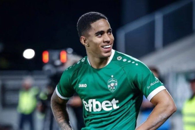 Erick Marcus chamou a atenção do Ludogorets, da Bulgária, e permanecerá, em definitivo, no clube - (crédito: Foto: Divulgação / Ludogorets) Erick Marcus chamou a atenção do Ludogorets, da Bulgária, e permanecerá, em definitivo, no clube - (crédito: Foto: Divulgação / Ludogorets)