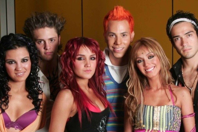 O ensaio causou alvoroço entre fãs e internautas, que elogiaram a coragem, o corpo e a mensagem de aceitação transmitida pelo artista -  (crédito: Observatorio dos Famosos)