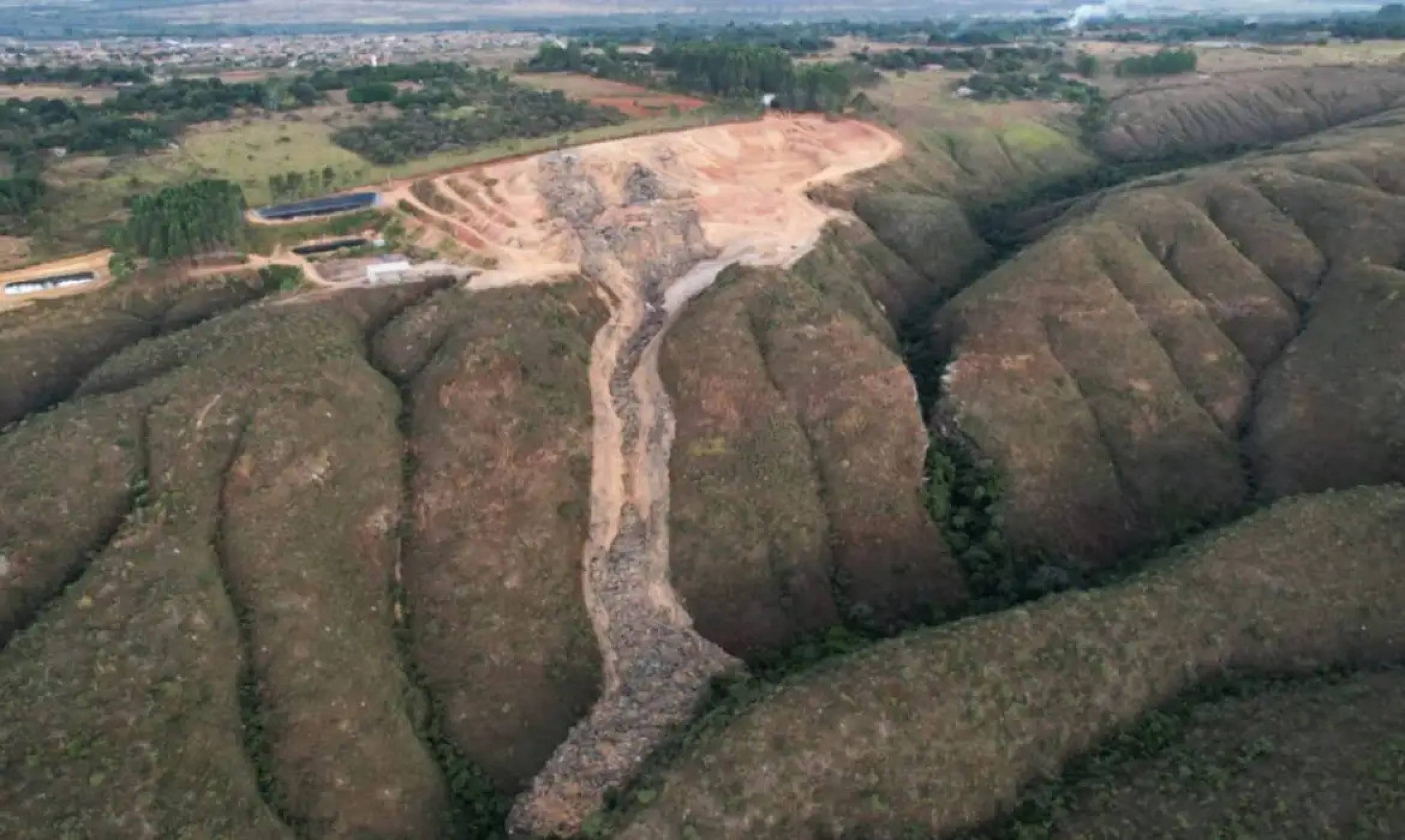 Lixão de Padre Bernardo: empresa Ouro Verde termina retirada de lixo