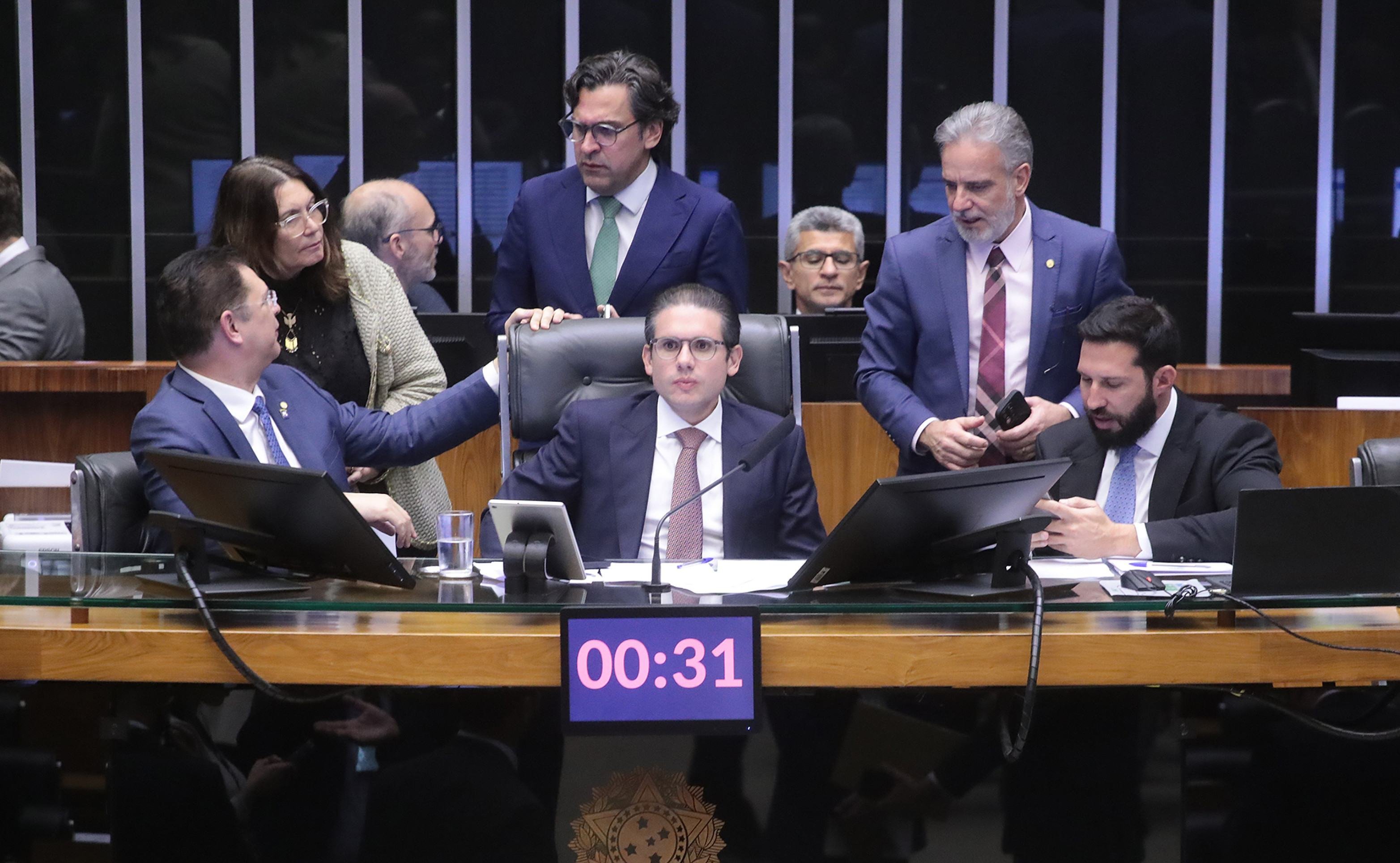 Câmara aprova projeto que aumenta número de deputados e texto vai à sanção
