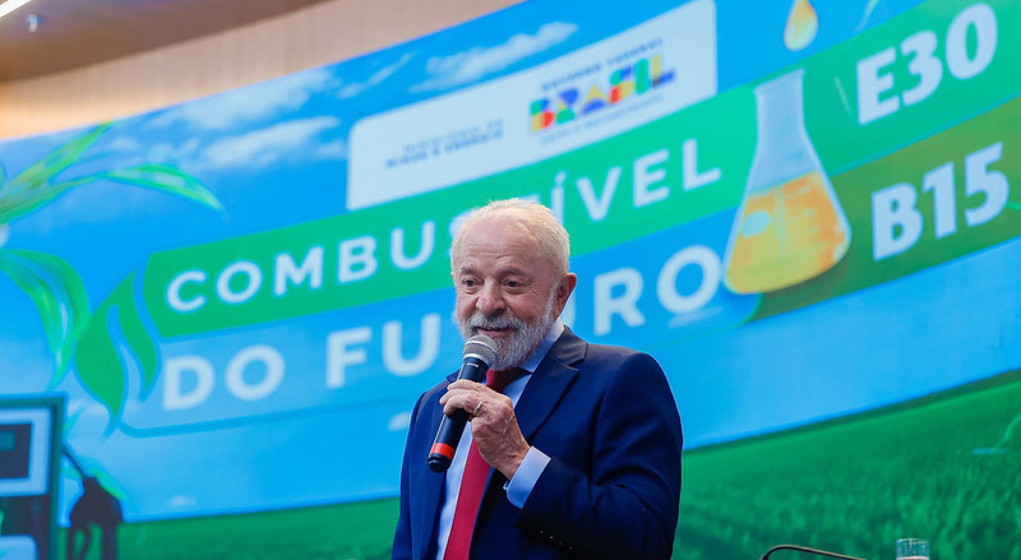 Lula quer incluir o setor automotivo e de açúcar no Mercosul