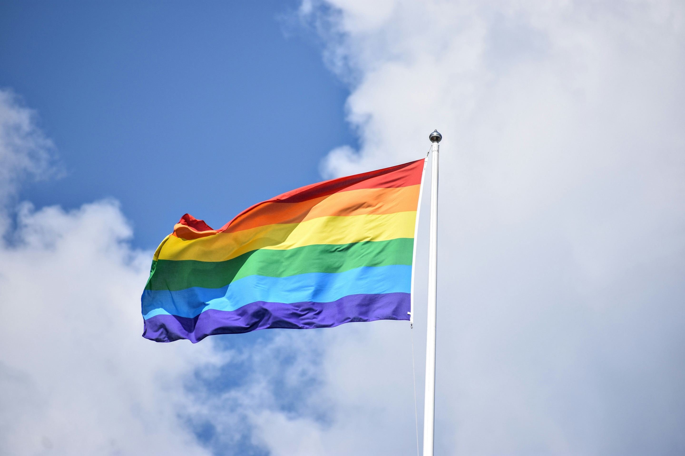 O direito de ser: a luta por existência e saúde na comunidade LGBTQIAPN+