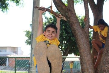 O brincar permite que a criança explore o mundo e a criatividade