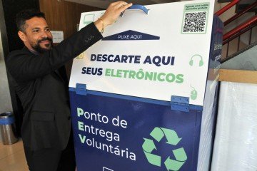 Luciano Miguel, da Sema, explica que o DF tem 120 pontos de entrega -  (crédito: Minervino Júnior/CB/D.A.Press)