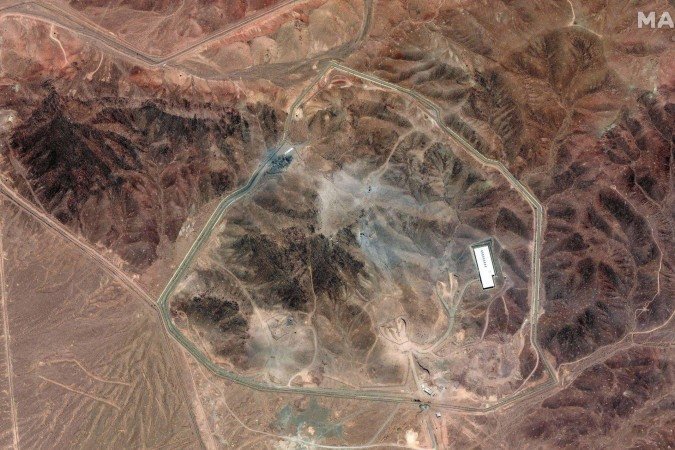 Imagens de satélite revelam novos sinais de danos em instalações nucleares iranianas - (crédito: BBC) Imagens de satélite revelam novos sinais de danos em instalações nucleares iranianas - (crédito: BBC)