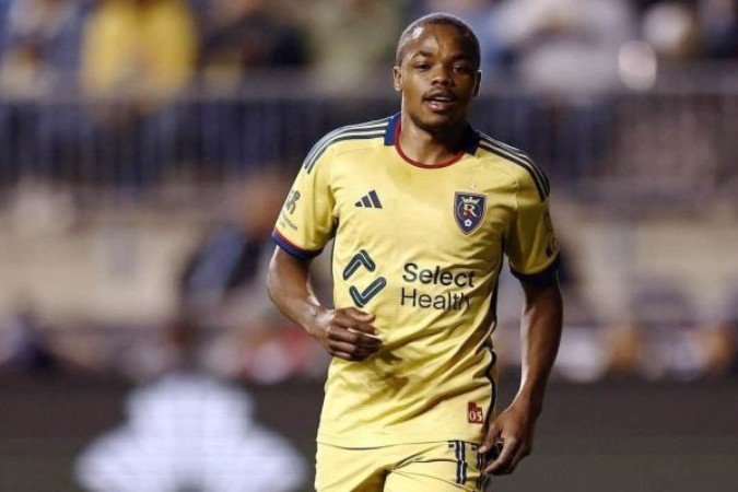 Andrés Goméz em ação com a camisa do Rennes, da França - (crédito: Foto: Reprodução/Instagram) Andrés Goméz em ação com a camisa do Rennes, da França - (crédito: Foto: Reprodução/Instagram)