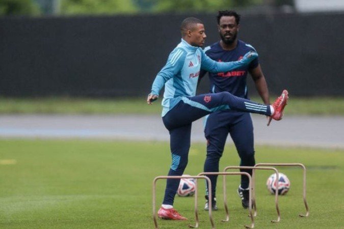 De la Cruz segue tratando entorse no joelho esquerdo e desfalca Flamengo no Mundial de Clubes - (crédito: Foto: Gilvan de Souza/Flamengo) De la Cruz segue tratando entorse no joelho esquerdo e desfalca Flamengo no Mundial de Clubes - (crédito: Foto: Gilvan de Souza/Flamengo)