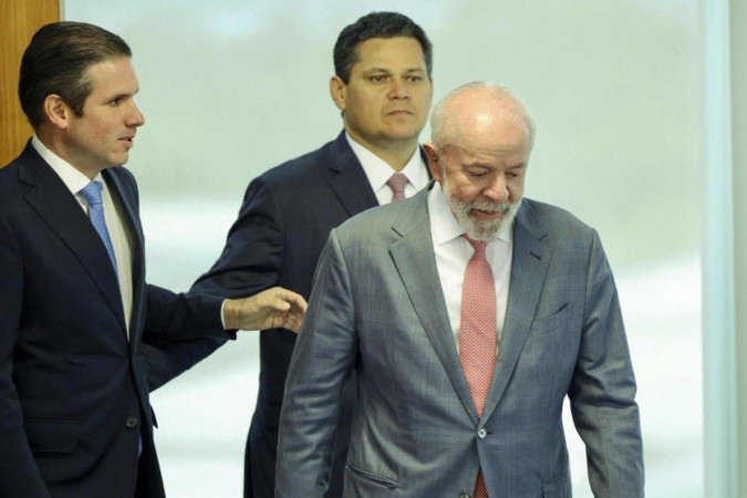 Mais da metade dos deputados federais considera a relação do governo de Luiz Inácio Lula da Silva (PT) com o Congresso como negativa -  (crédito: Platobr Politica)