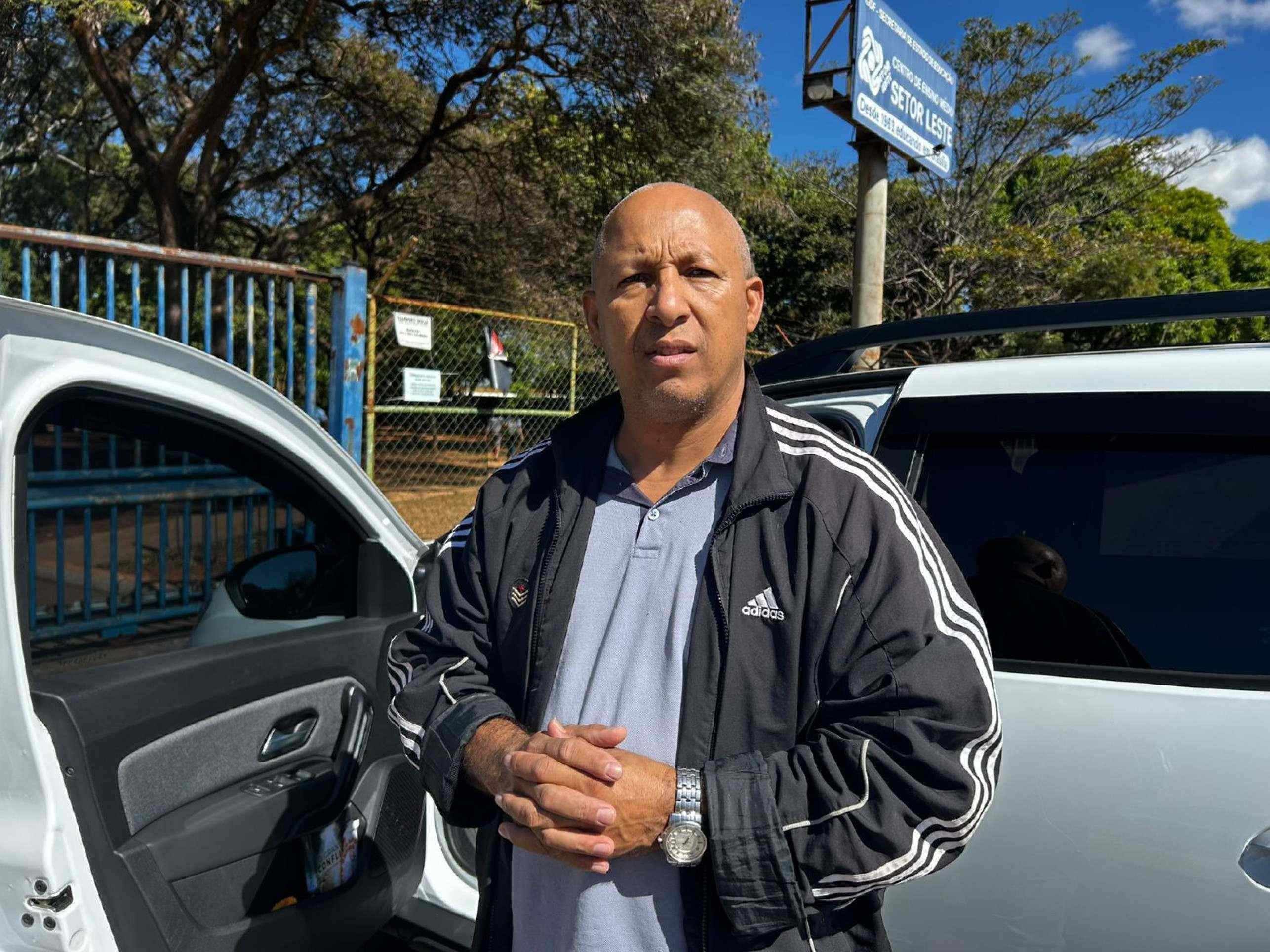 Domingos Silva demonstra preocupado com a forma que a reposição de aulas acontecerá.