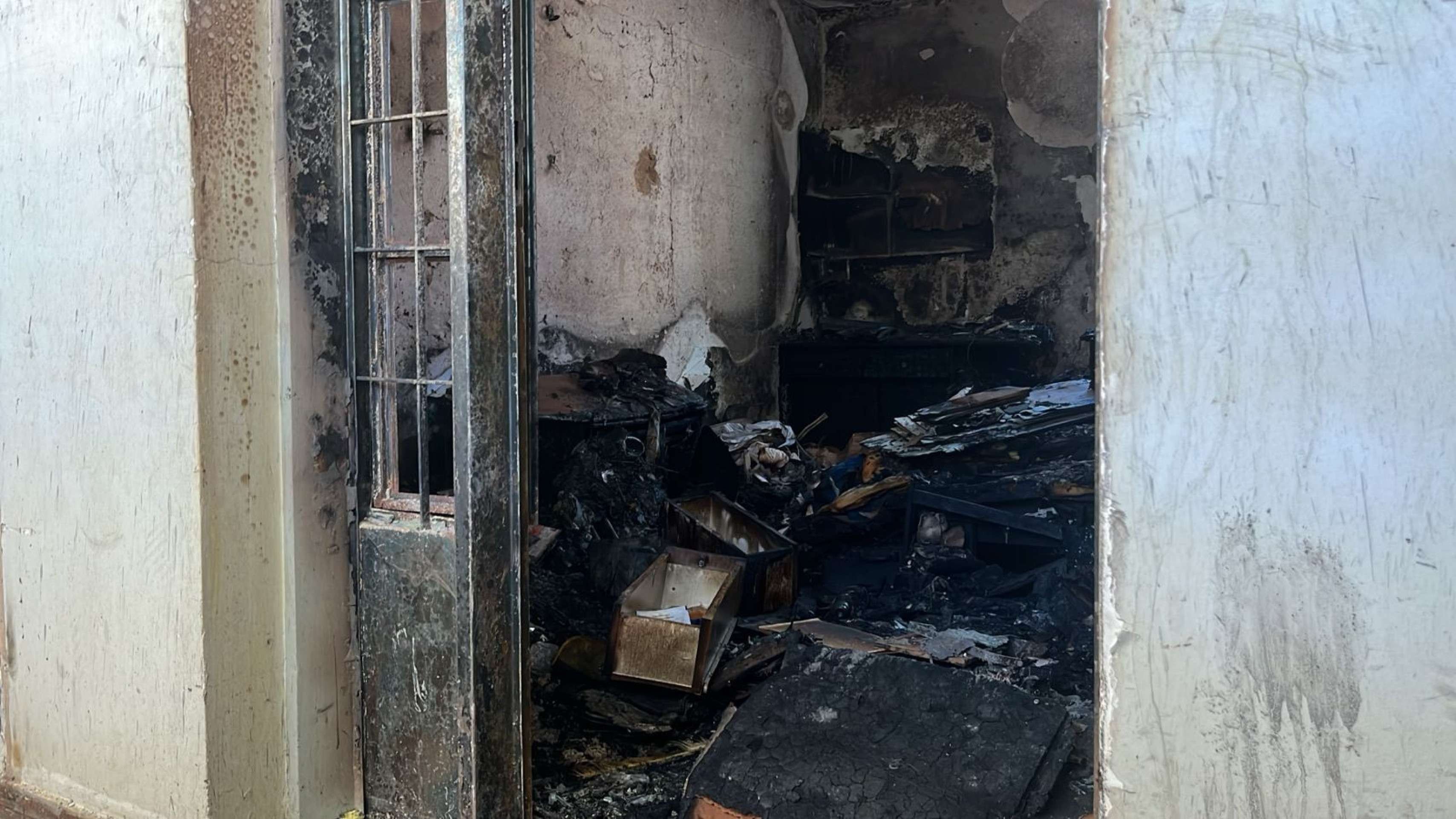 O incêndio pode ter sido causado por vela