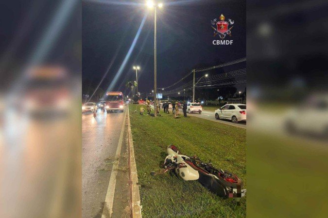 O acidente ocorreu por volta das 18h27, no canteiro central do SMPW Quadra 3, próximo ao Lar dos Velhinhos - (crédito: Divulgação/CBMDF) O acidente ocorreu por volta das 18h27, no canteiro central do SMPW Quadra 3, próximo ao Lar dos Velhinhos - (crédito: Divulgação/CBMDF)