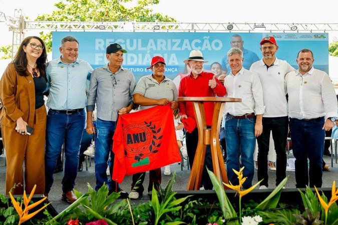 Lula assina acordo para acelerar regularização fundiária no Tocantins