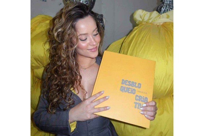 Estudante viraliza ao contar que gastou R$ 55 mil em TCC