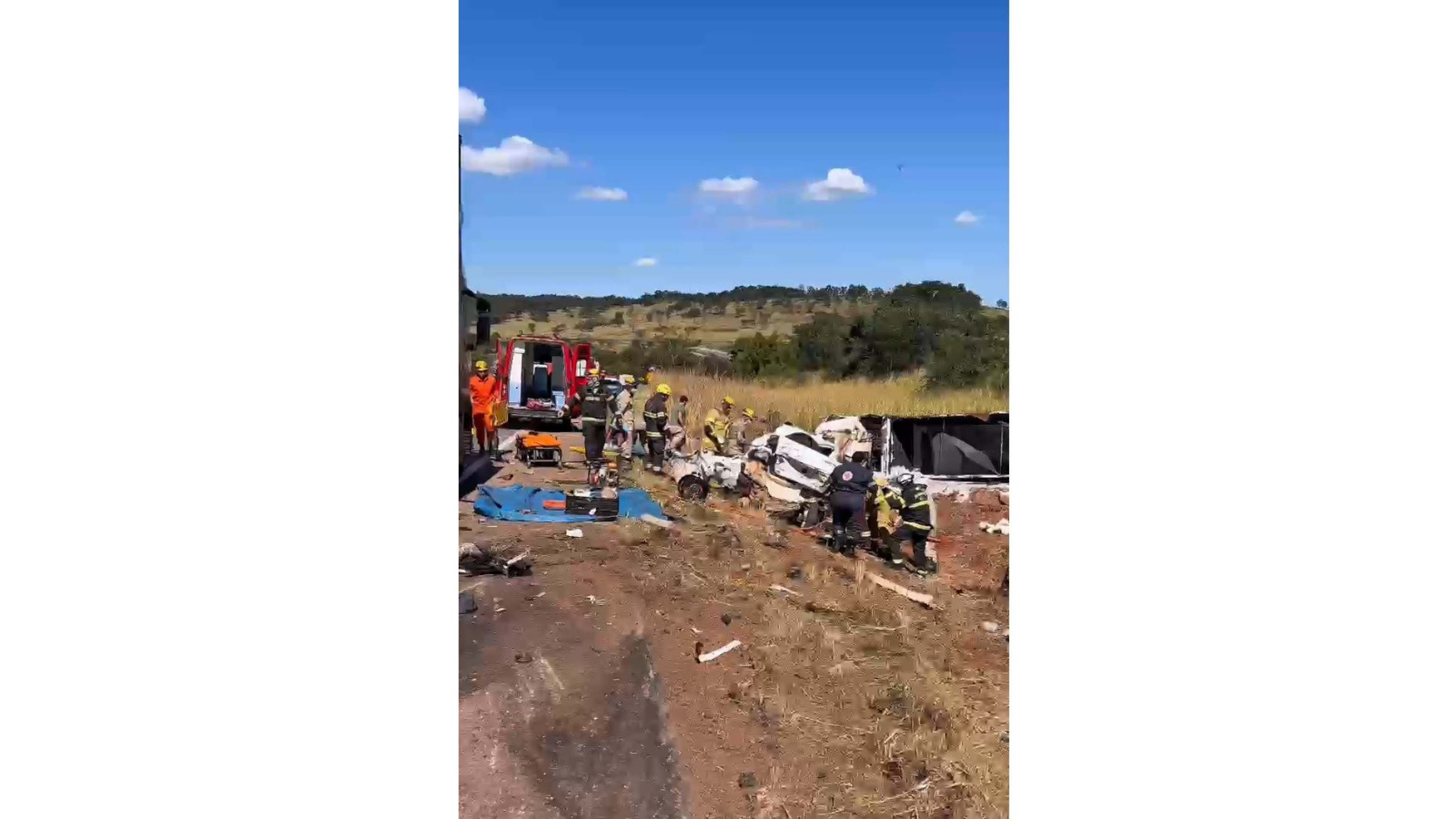 Vídeo: duas pessoas morrem após grave acidente em Nerópolis (GO)