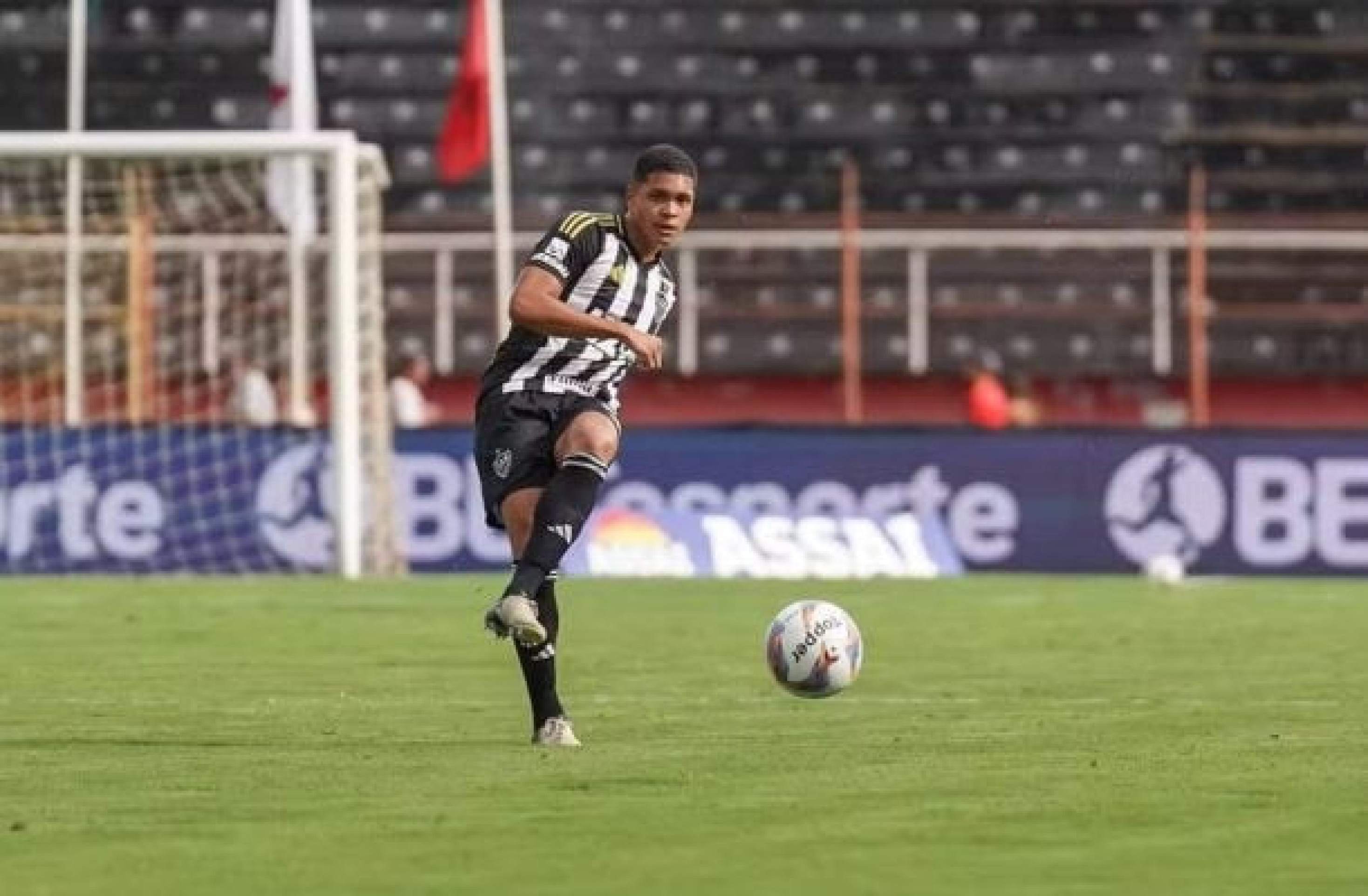 Atlético: Zagueiro da base tem propostas na Europa e deve deixar clube