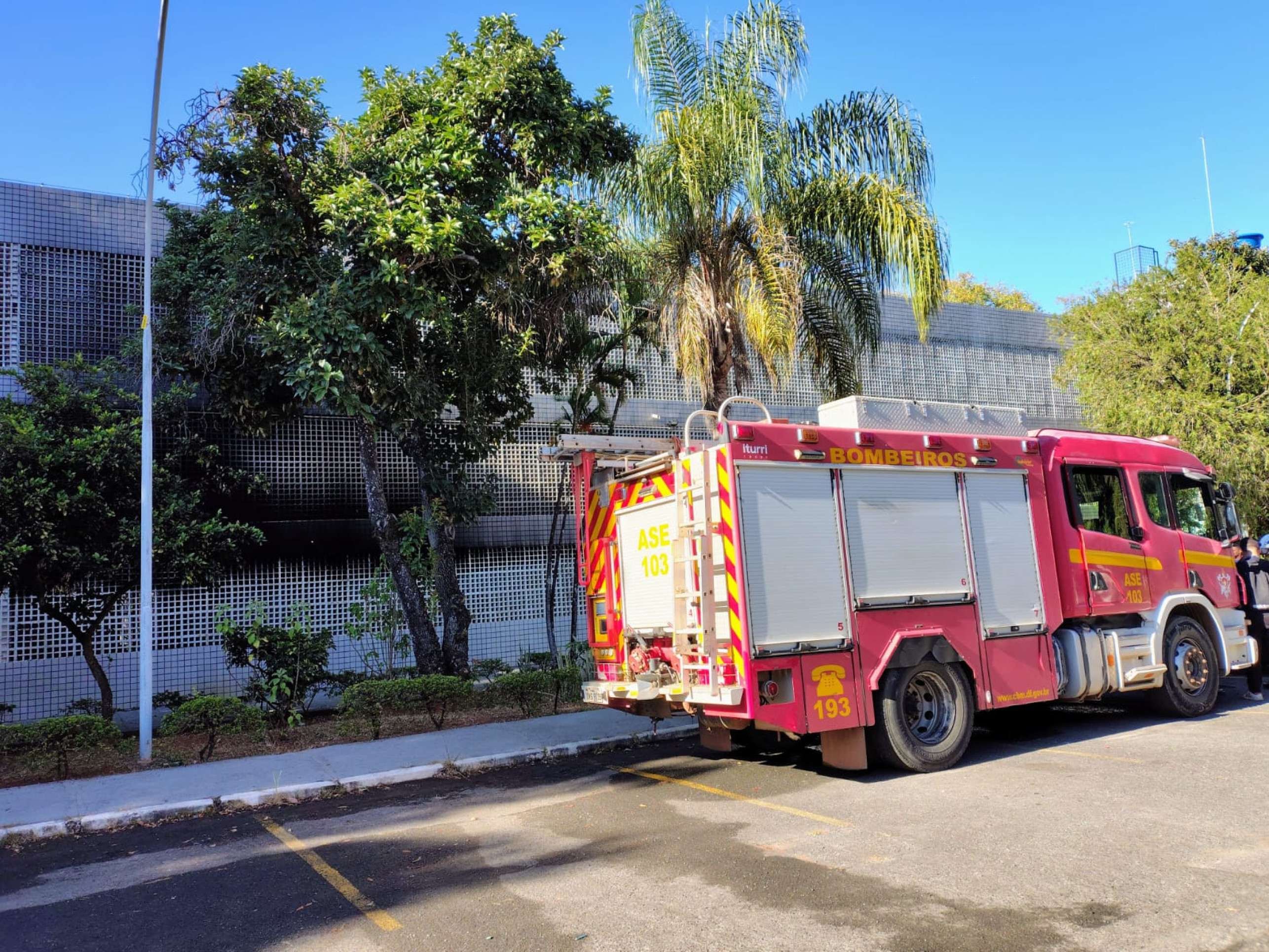 Idoso morre em incêndio em apartamento na SQS408, na madrugada desta sexta-feira (27/6)