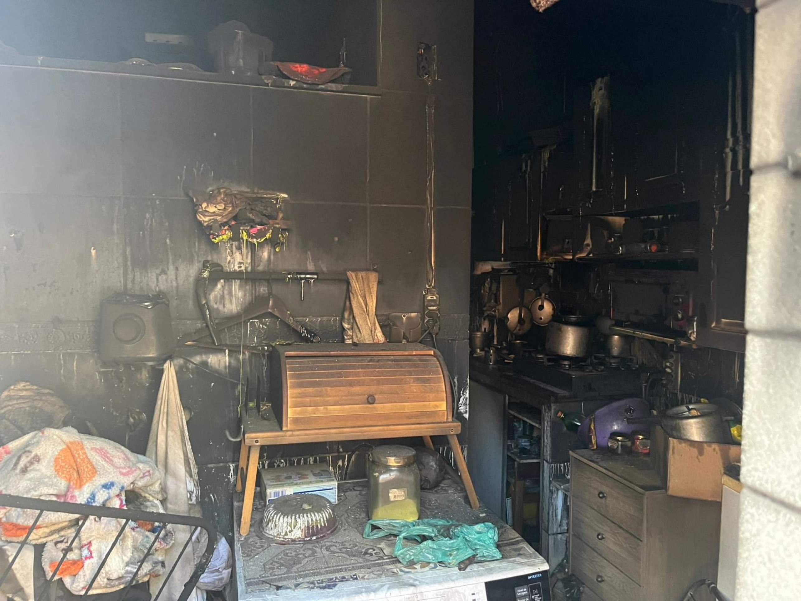 Uma vela acesa pode ter sido a causa do incêndio 