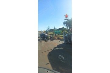 O motorista do carro sofreu traumatismo craniano -  (crédito: Divulgação/CBMDF)