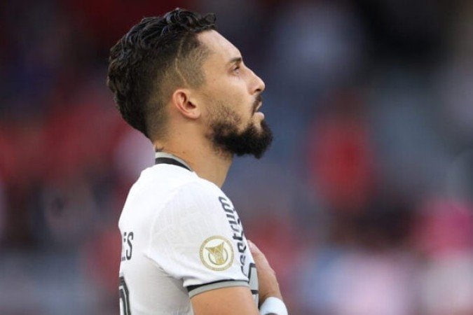 TELLES - Preso atrás, marcou como pôde as investidas do Palmeiras pelo lado direito, sem muito brilho. Como estava pendurado e cansa na etapa final, logo foi substituído por Cuiabano - NOTA: 6,0 - Foto: Vitor Silva/Botafogo